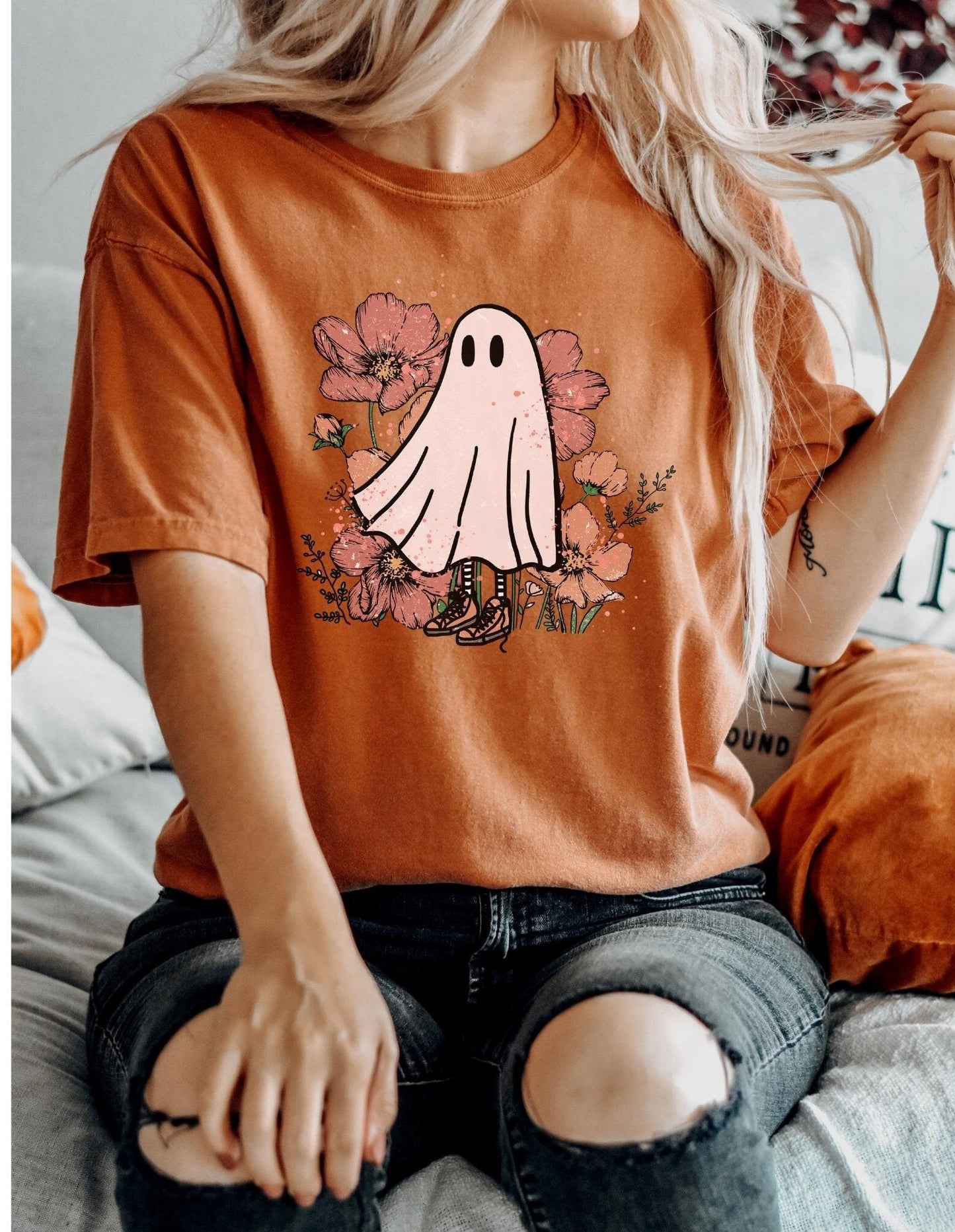 Halloween Ghost Shirt Floral Spooky Season Tee Trick or Treat TShirt Comfort Colors Halloween Party Fall Crewneck Retro Halloween Gift Teen