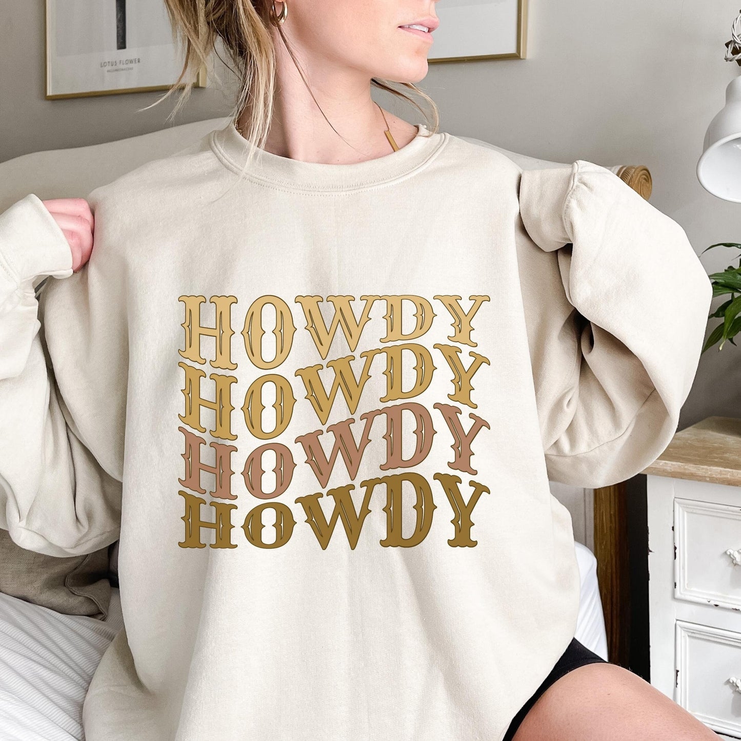 Howdy Sweatshirt Yeehaw Cowgirl Boho Western Graphic Crewneck Sweater Country Concert Nashville Shirt Southern Sweatshirt Rodeo Cowboy Shirt