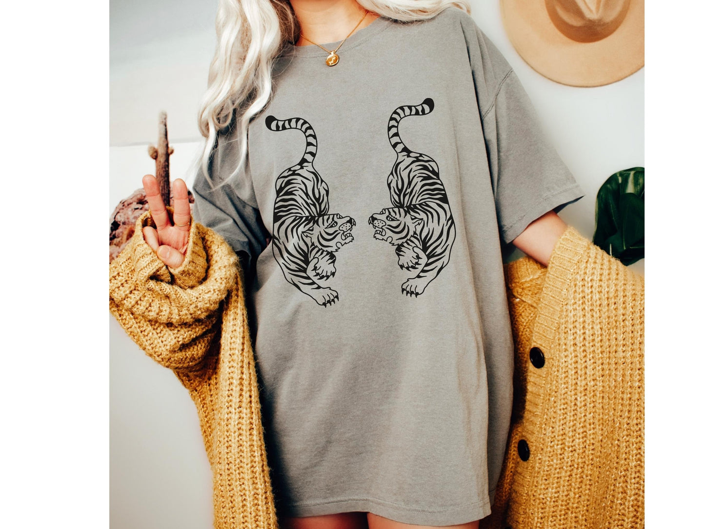 Tiger Shirt Comfort Colors Oversized Graphic Tee Indie Clothes Aesthetic Clothes Clemson Tigers Chinese Tiger Tee Cute Shirt Trendy Crewneck
