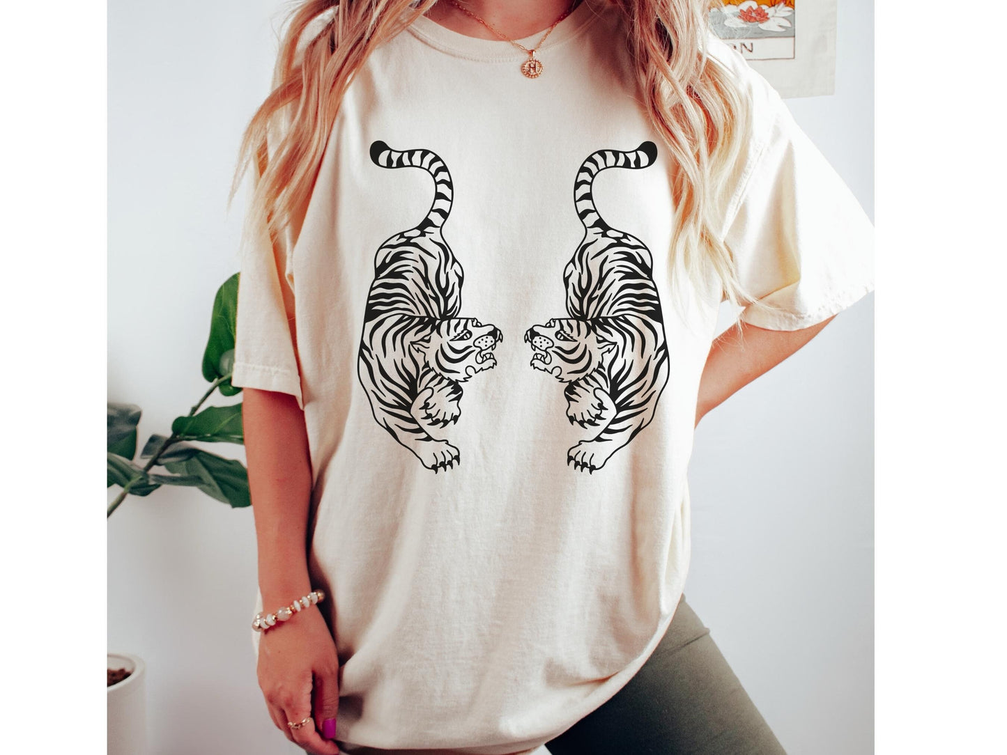 Tiger Shirt Comfort Colors Oversized Graphic Tee Indie Clothes Aesthetic Clothes Clemson Tigers Chinese Tiger Tee Cute Shirt Trendy Crewneck