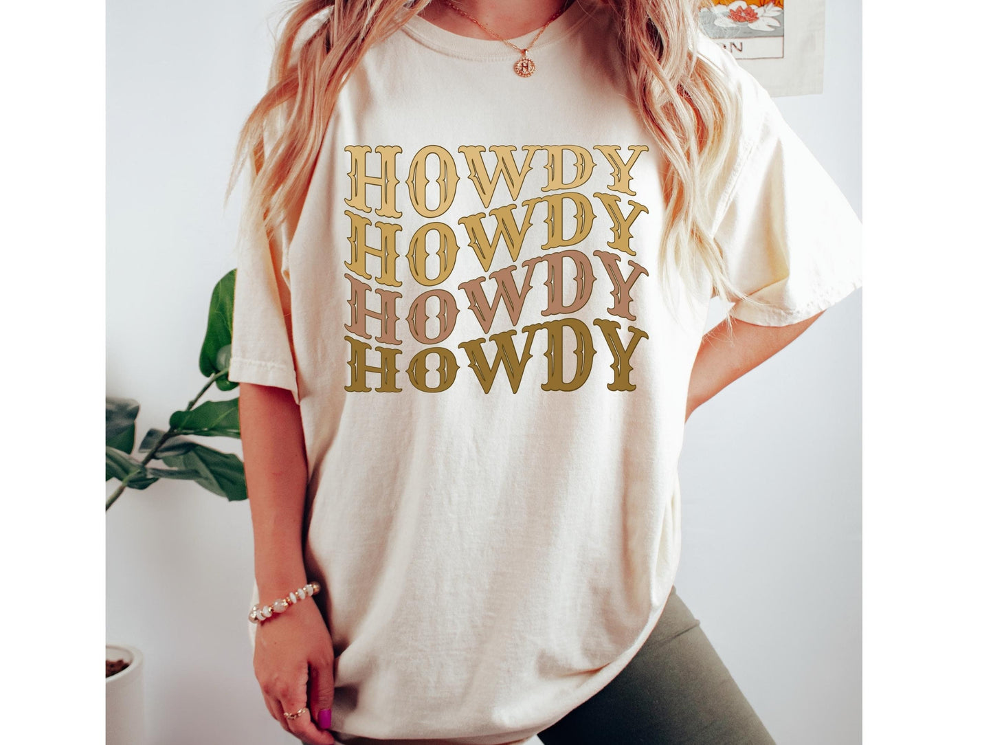 Comfort Colors Howdy Tshirt Western Graphic Boho Rodeo Tee Cowgirl Country Concert Crewneck Nashville Girls Trip Boho Oversized Clothes