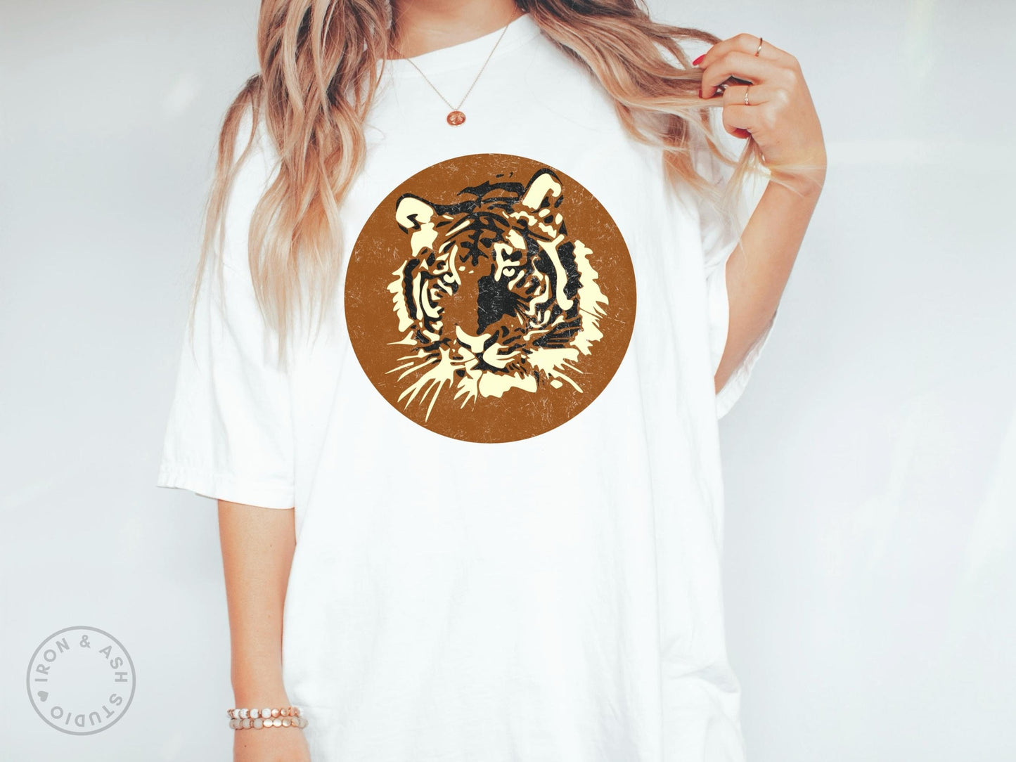 Tiger Shirt Retro Comfort Color Distressed Vintage Tiger Graphic Tee Indie Clothing Trendy Aesthetic Crewneck Jungle King Big Cats TShirt