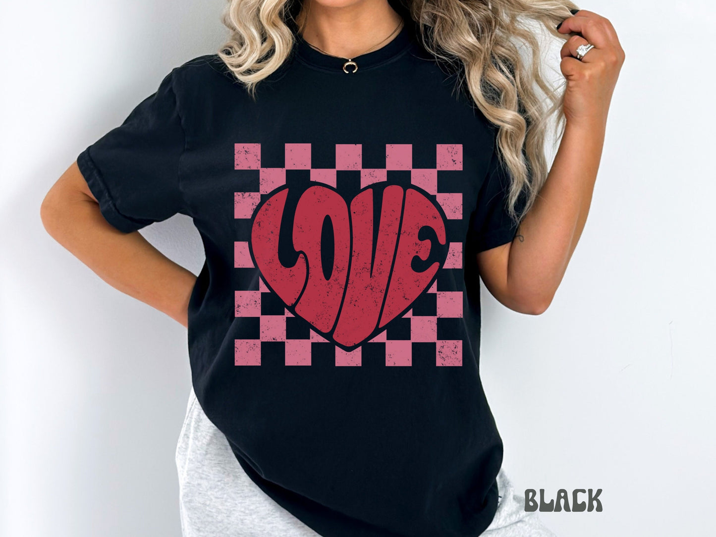 Retro Love Heart Shirt Comfort Color Checkered Valentine Tee Womens Retro Graphic TShirts Cute Valentines Day Gift Boho Valentines Heart Tee