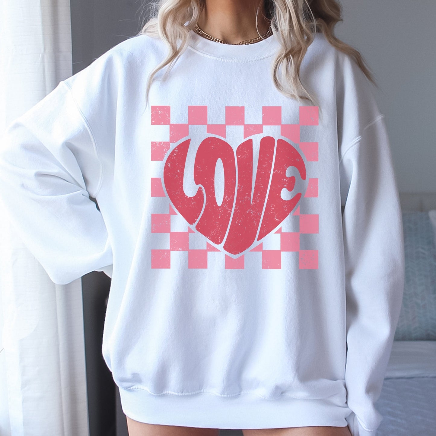 Retro Love Sweatshirt Heart Shirt Checkered Valentine Sweater Womens Retro Graphic Shirt Cute Valentines Day Gift Boho Valentines Heart