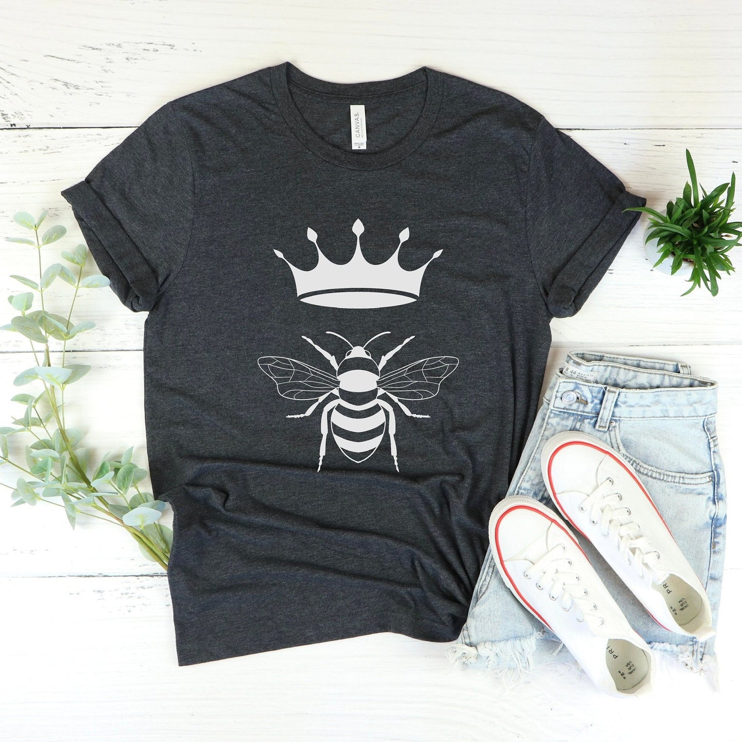 Queen Bee Shirt, Queen TShirt, Bee Shirt, Boss Lady Shirt, Boss Woman Gift, Shirt For Women, Mothers Day Shirt, Gift For Her, Mom Bee Shirt
