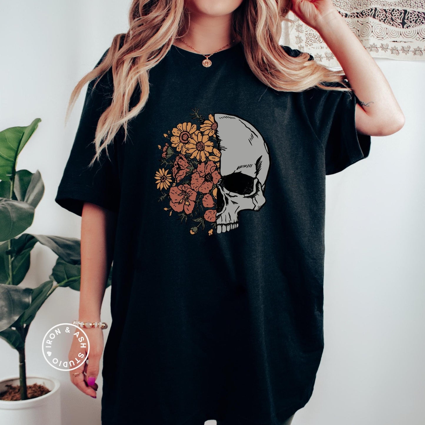 Bloom Skull Shirt Dark Academia Floral Skull Tshirt Gobblincore Skeleton Shirt Cute Fall Shirts for Women Emo Skull Shirt Indie Tees Witchy