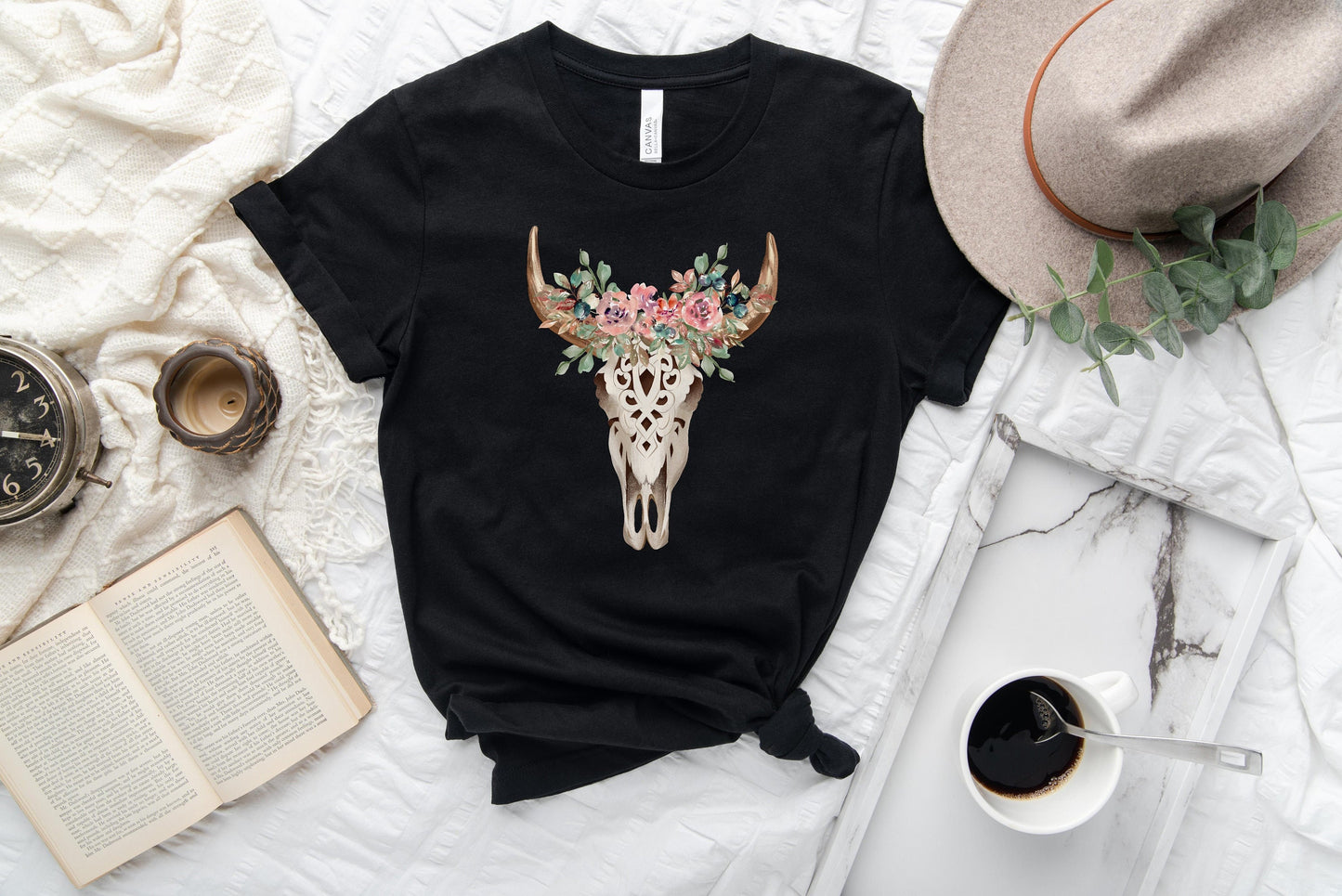 Floral Cow Skull Shirt Western Graphic Tee Cow Skull Tee Boho Floral Bull Skull TShirt Cowgirl shirt Cute Country Shirts Farm Girl Shirt Tee