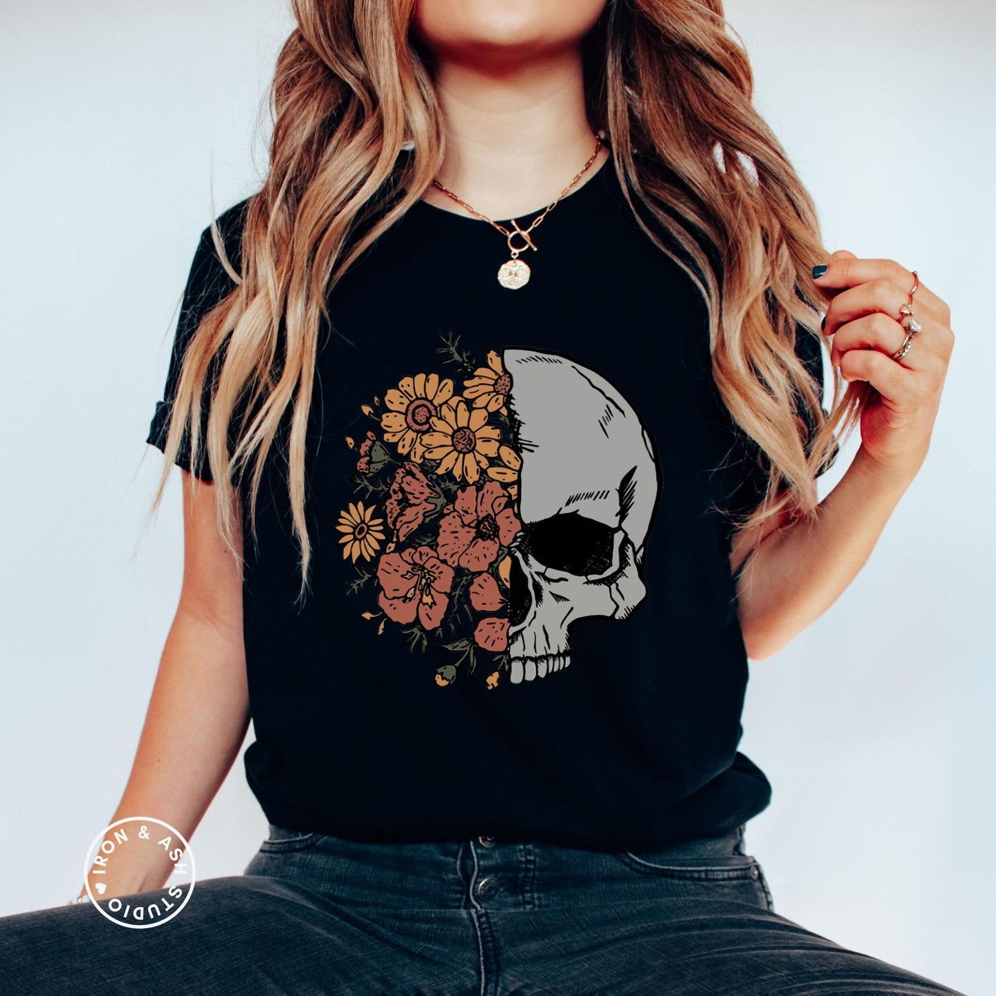 Bloom Skull Shirt Dark Academia Floral Skull Tshirt Gobblincore Skeleton Shirt Cute Fall Shirts for Women Emo Skull Shirt Indie Tees Witchy