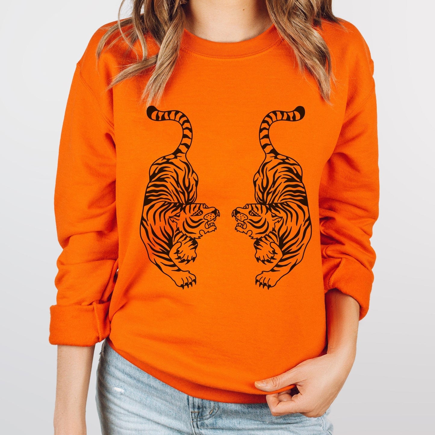 Tiger Graphic Sweatshirt Tiger Sweater Aesthetic Crewneck Indie Clothes Celestial Vintage Oversized Sweatshirt Trendy Crewneck Sweater