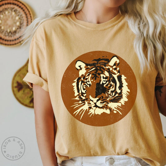 Tiger Shirt Retro Comfort Color Distressed Vintage Tiger Graphic Tee Indie Clothing Trendy Aesthetic Crewneck Jungle King Big Cats TShirt