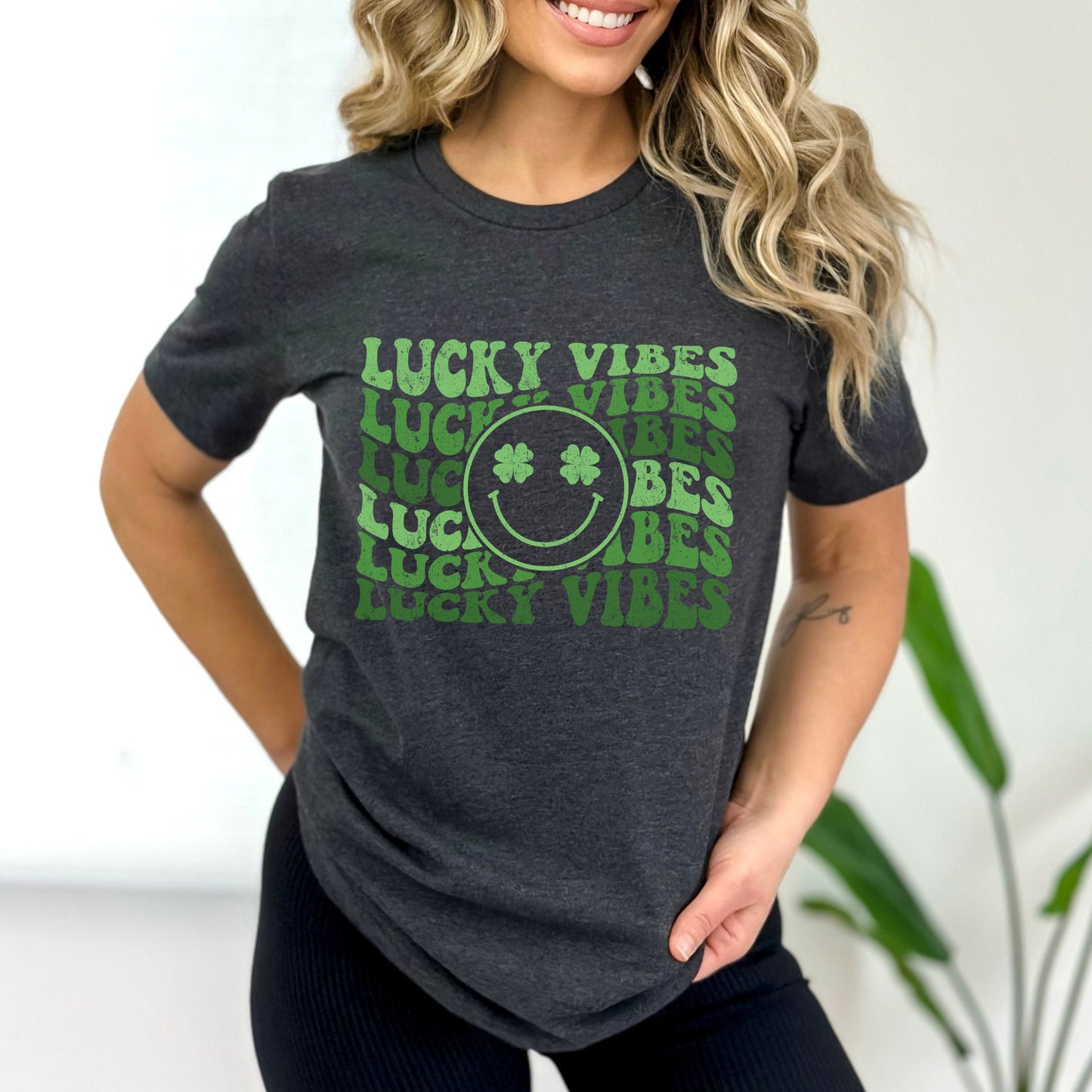 Lucky Vibes St. Patricks Day Shirt Cute Four Leaf Clover TShirt Shamrock T Shirt for Women St Paddys Day Outfit Retro Irish One Lucky Mama