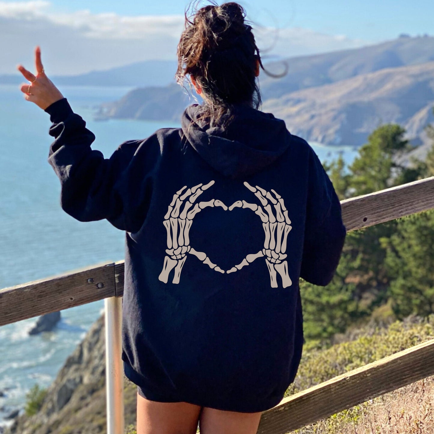 Skeleton Hoodie Skeleton Hands Heart Hooded Sweatshirt For Men For Women Goth and Grunge Hoodie Dark Academia Aesthetic Sweatshirt Graphic