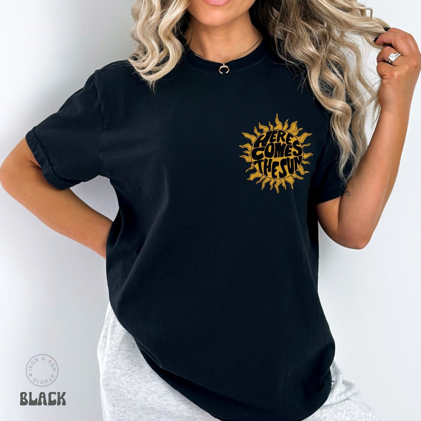 Here Comes The Sun Tee Hippie Shirt Vintage Aesthetic Clothes Pocket Sunshine T-Shirt Oversized Tee Pocket Full of Sunshine Trendy Clothing